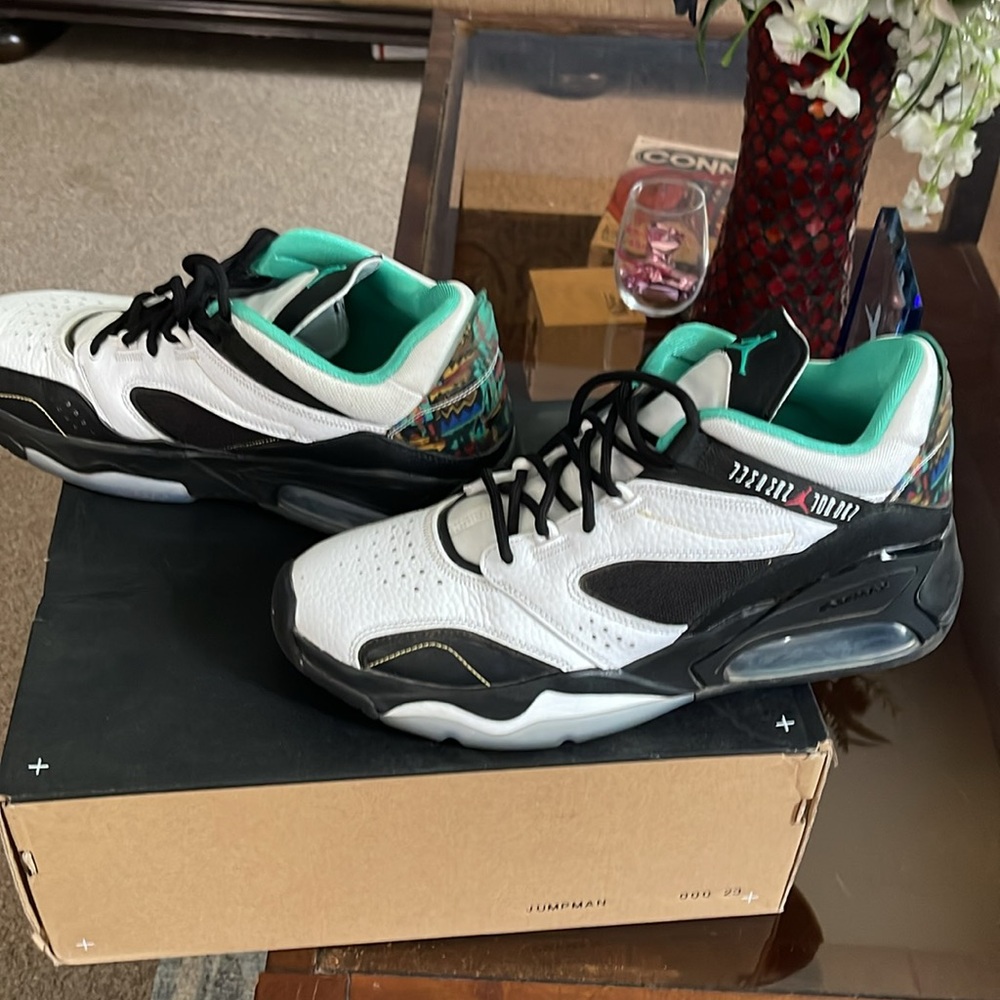 Men Jordan tennis shoes size 11.5 - Picture 3 of 6